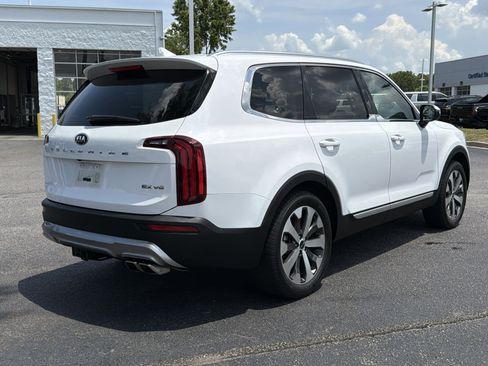 Used 2021 Kia Telluride EX w/ EX Premium Package FWD image 11