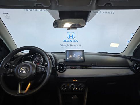 Used 2019 Toyota Yaris L FWD image 4
