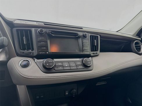 Used 2018 Toyota RAV4 XLE FWD image 12