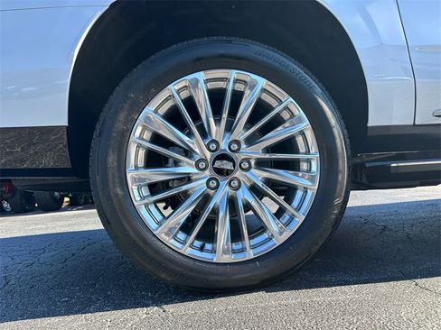 New 2026 Cadillac Escalade ESV Luxury w/ Touring Package image 17