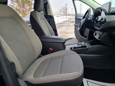 Used 2022 Ford Escape SE w/ Cold Weather Package image 18