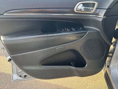 Used 2015 Jeep Grand Cherokee Limited image 10