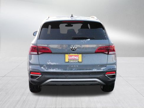 Used 2024 Volkswagen Taos SE image 6