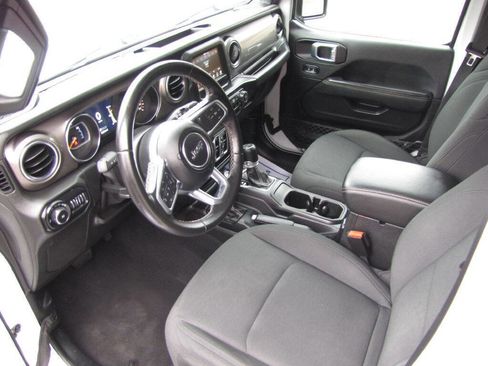 Used 2021 Jeep Wrangler Unlimited Sahara image 26