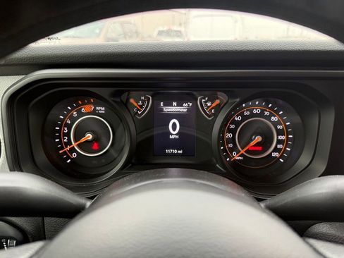 Used 2025 Jeep Wrangler Sport image 8