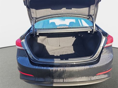 Used 2018 Hyundai Elantra SEL image 12