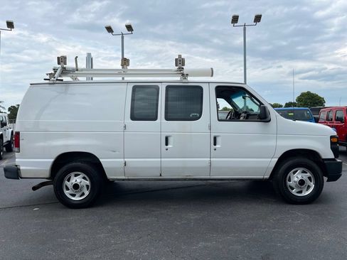 Used 2012 Ford E-250 and Econoline 250 w/ Commercial Cargo Van Pkg RWD image 28