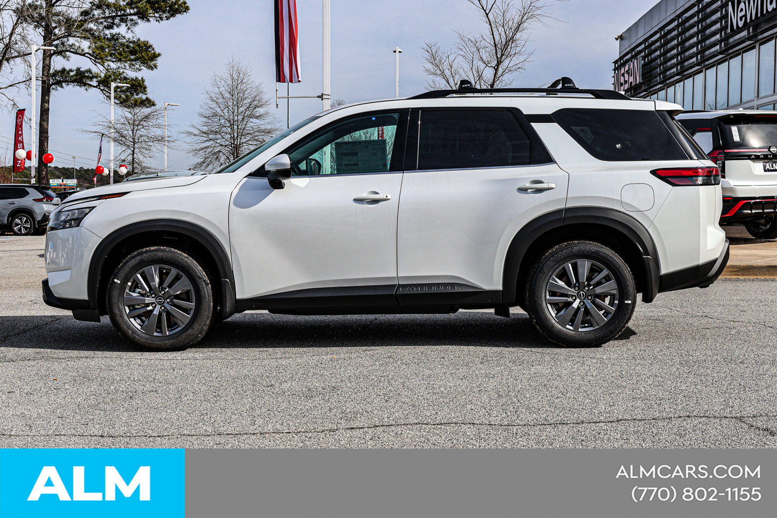 Certified 2025 Nissan Pathfinder SV FWD image 9