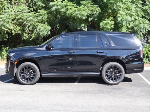 Used 2023 Cadillac Escalade Sport Platinum w/ LPO, ONYX Package AWD/4WD image 3