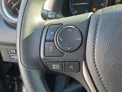 Used 2018 Toyota RAV4 LE w/ All Weather Liner Package image 21