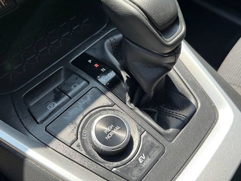 Certified 2025 Toyota RAV4 LE AWD/4WD image 37