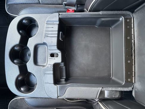 Used 2024 RAM 2500 Laramie w/ Night Edition image 32