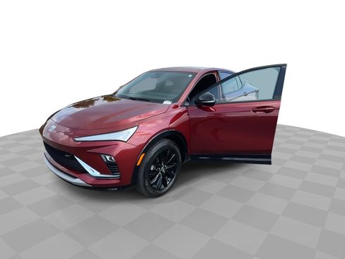 Certified 2024 Buick Envista Sport Touring w/ Convenience I Package FWD image 3