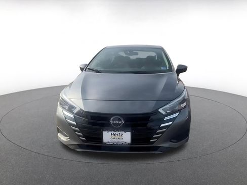 Used 2025 Nissan Versa SV image 4