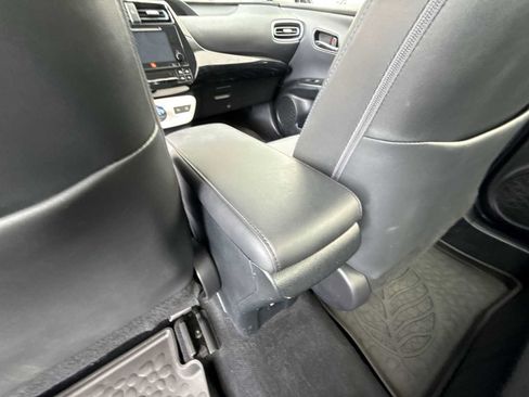 Used 2017 Toyota Prius Four Touring w/ Premium Convenience Package FWD image 21