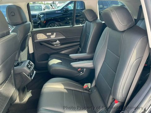 Used 2023 Mercedes-Benz GLS 450 4MATIC image 15