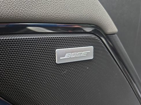 Used 2025 Chevrolet Silverado 2500 ZR2 w/ Technology Package image 9