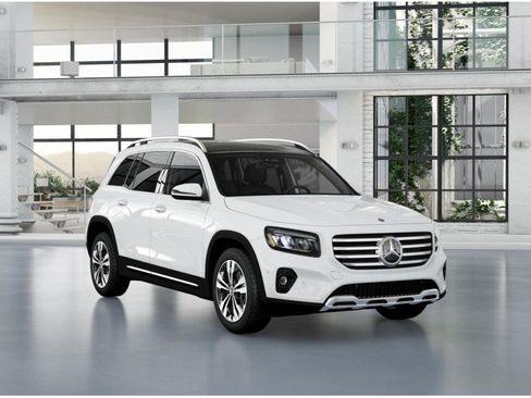 Used 2026 Mercedes-Benz GLB 250 4MATIC image 8