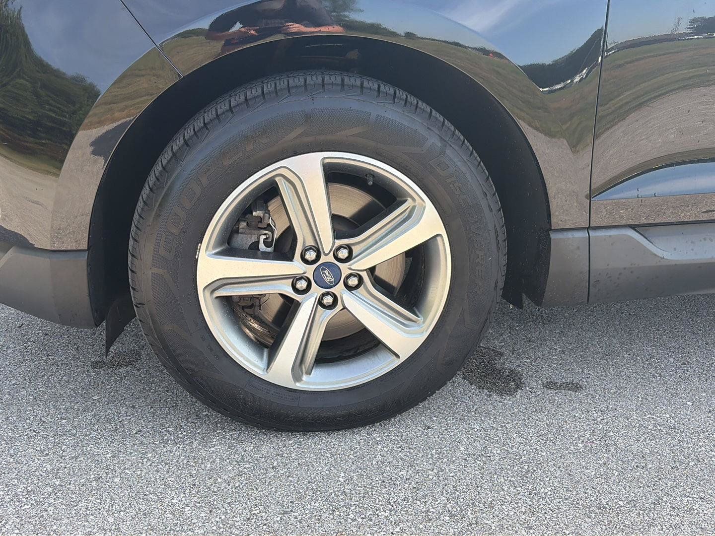 Used 2019 Ford Edge SEL w/ Equipment Group 201A AWD/4WD image 9