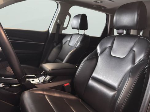 Used 2025 Kia Telluride S FWD image 10