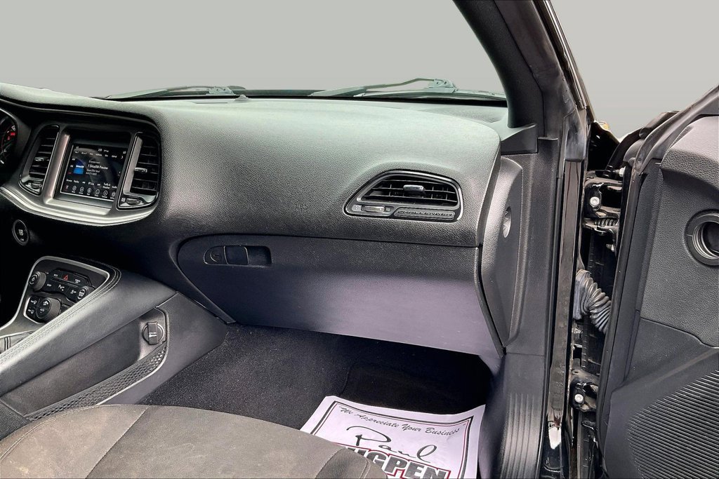 Used 2022 Dodge Challenger R/T RWD image 17