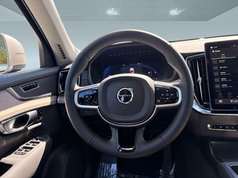 Certified 2026 Volvo XC90 B5 Core w/ Protection Package AWD/4WD image 17