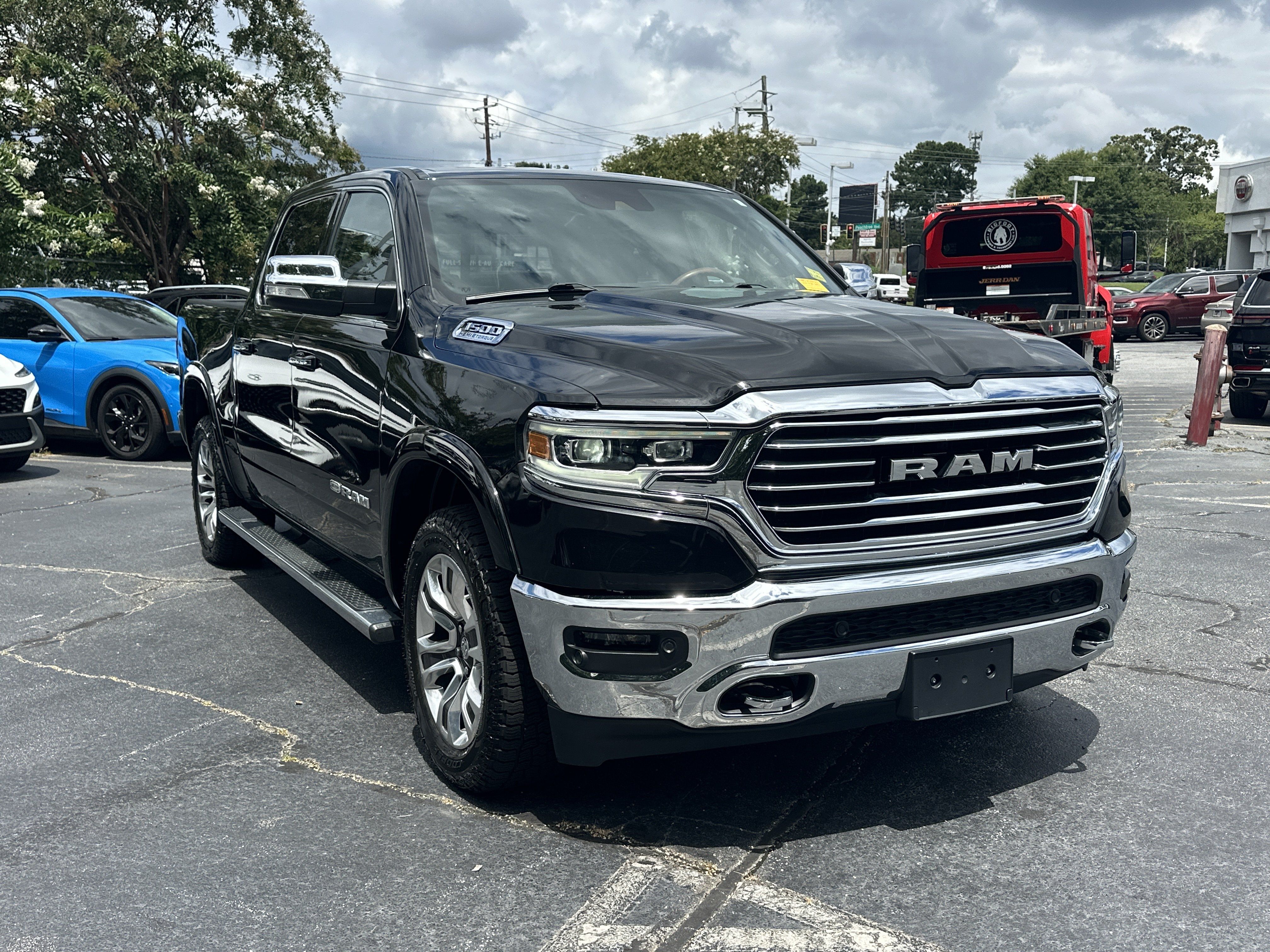 Used 2022 RAM 1500 Limited AWD/4WD image 2