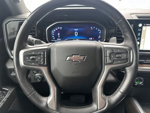 Used 2022 Chevrolet Silverado 1500 LT w/ Z71 Off-Road Package AWD/4WD image 23