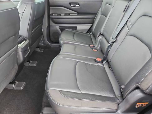 Used 2022 Nissan Pathfinder SL w/ SL Black Package image 20