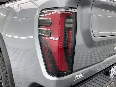 Used 2024 GMC Sierra 3500 AT4 w/ Technology Package AWD/4WD image 31