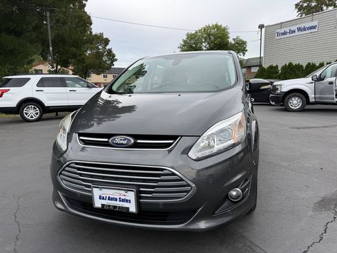 Used 2017 Ford C-MAX Titanium w/ Equipment Group 301A FWD image 3