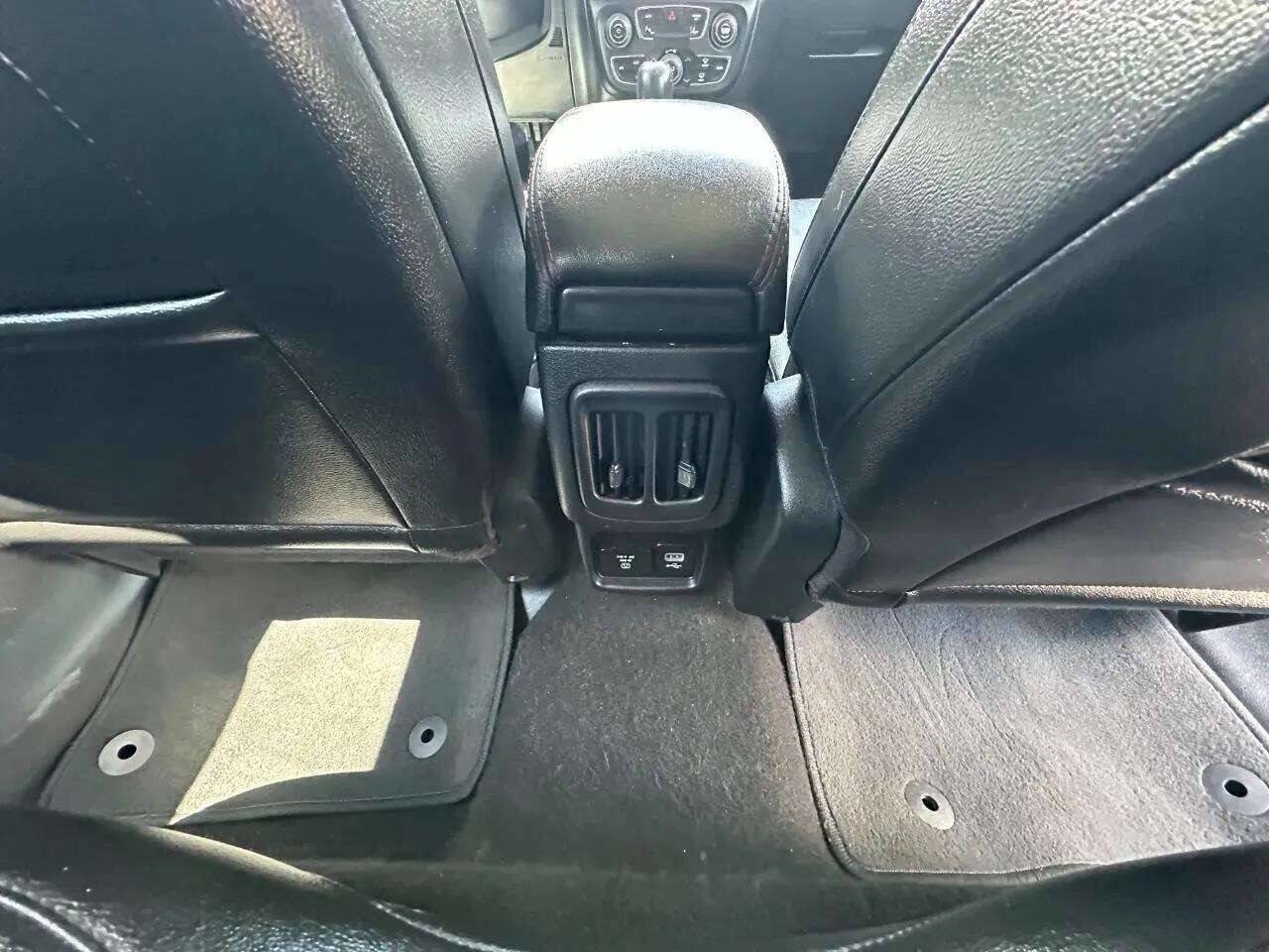 Used 2021 Jeep Compass Trailhawk AWD/4WD image 38