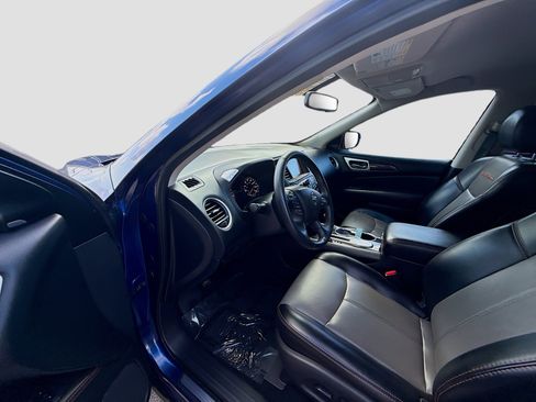 Used 2019 Nissan Pathfinder SL w/ Rock Creek Edition FWD image 9