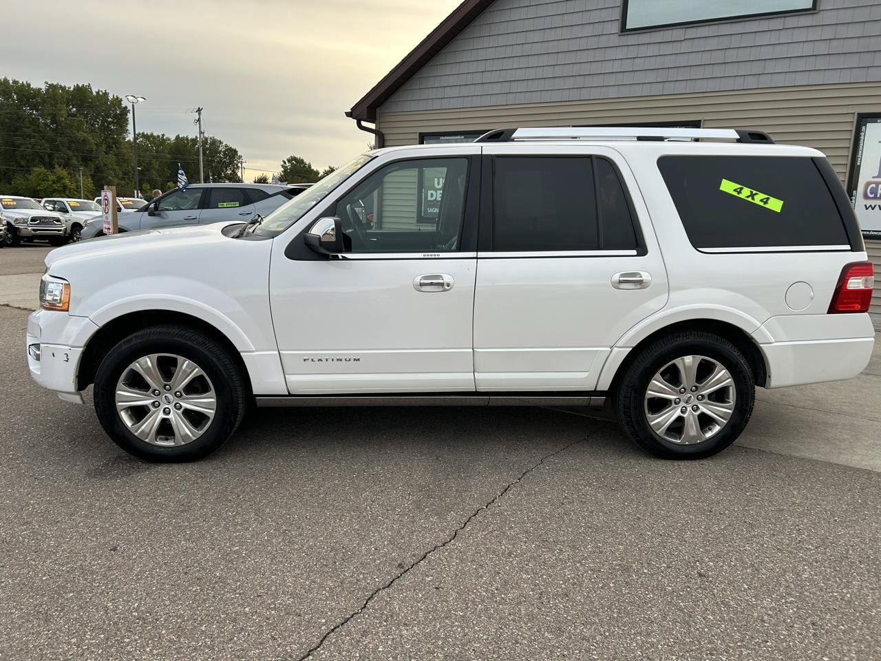 Used 2015 Ford Expedition Platinum AWD/4WD image 8