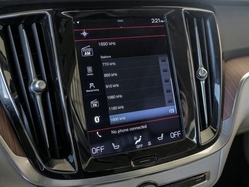 Used 2021 Volvo S60 T5 Momentum image 28