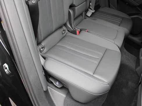 New 2025 Audi Q5 Premium Plus image 24