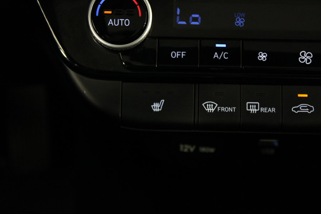 Used 2023 Hyundai Elantra Limited FWD image 28