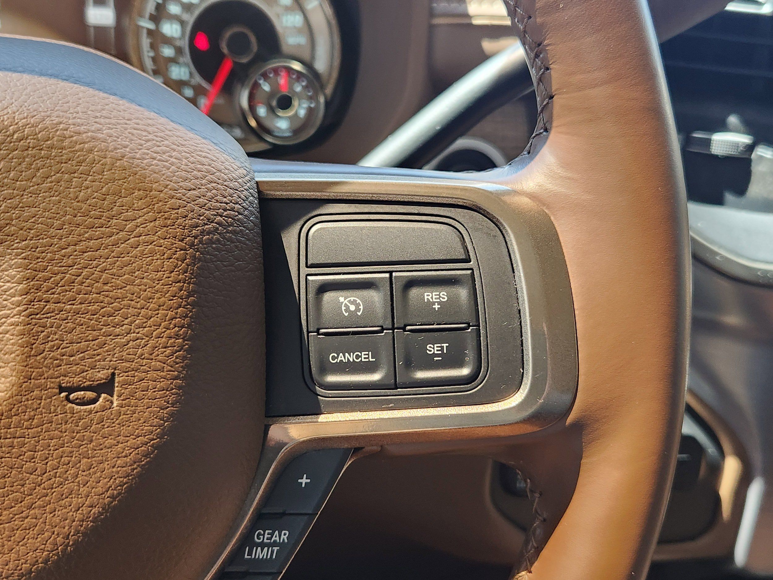 Used 2022 RAM 2500 Limited AWD/4WD image 17