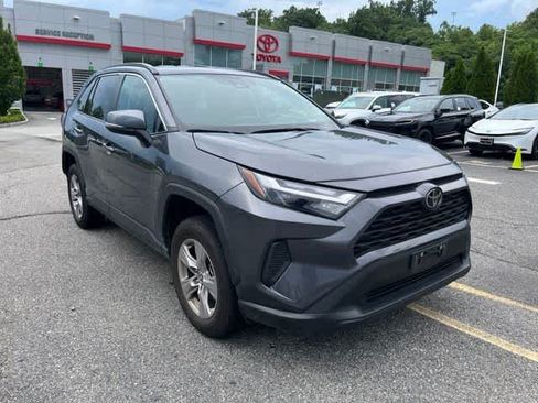 Used 2025 Toyota RAV4 XLE AWD/4WD image 3
