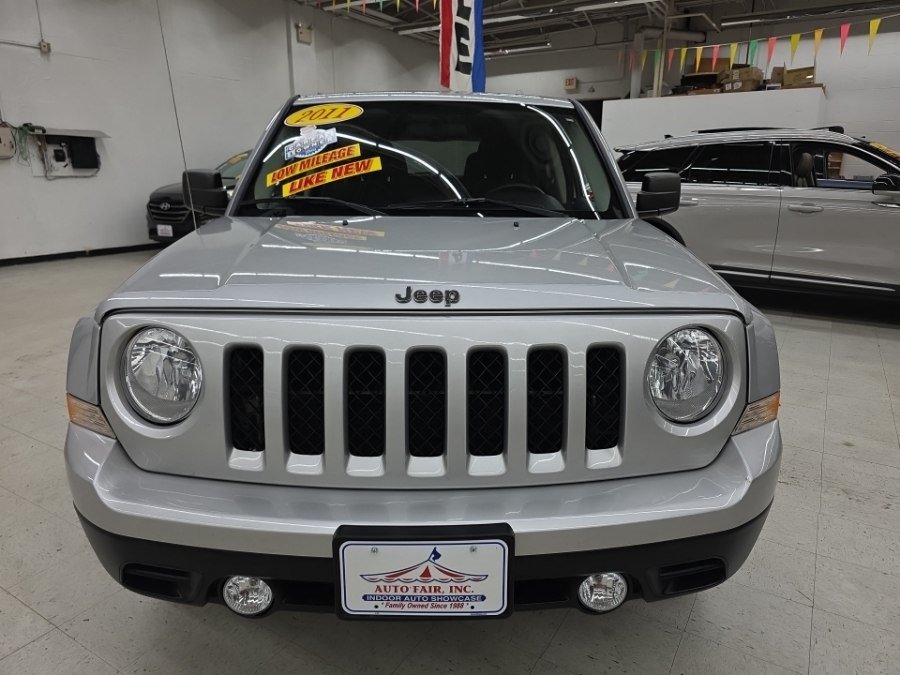 Used 2011 Jeep Patriot Latitude AWD/4WD image 2