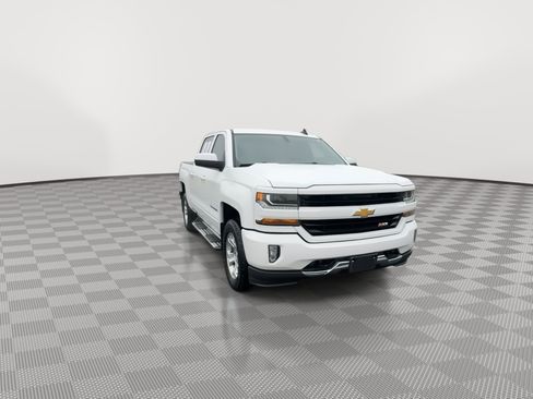 Used 2018 Chevrolet Silverado 1500 LT w/ All Star Edition image 3
