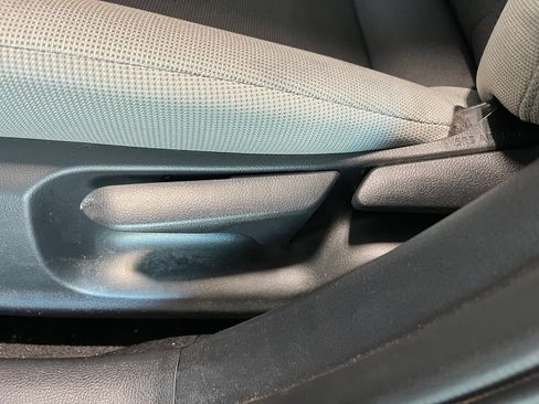 Used 2023 Toyota Corolla LE w/ Carpet Mat Package (TMS) FWD image 17