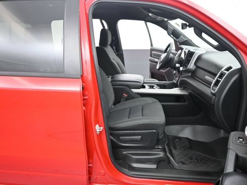 Used 2025 RAM 1500 Big Horn AWD/4WD image 38