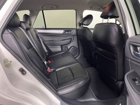 Used 2017 Subaru Outback 2.5i Premium image 15