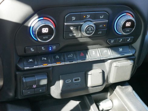 Used 2021 Chevrolet Silverado 1500 High Country w/ Technology Package image 15