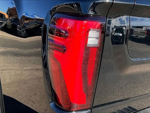 Used 2024 GMC Sierra 3500 Denali w/ Technology Package image 28