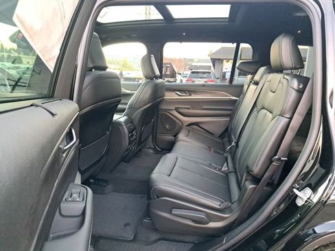 New 2025 Jeep Grand Cherokee L Limited w/ Luxury Tech Group II AWD/4WD image 12