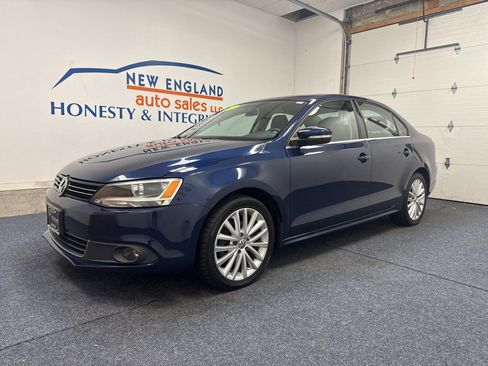 Used 2013 Volkswagen Jetta SEL FWD image 1