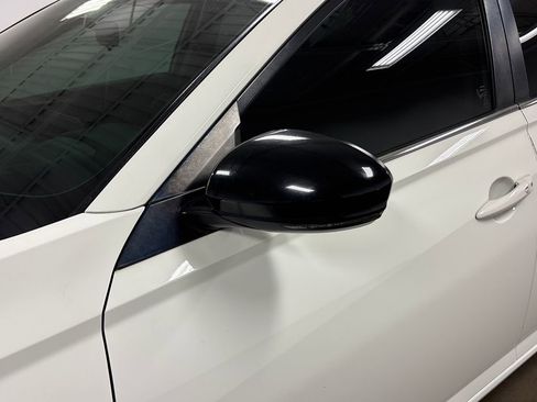 Used 2020 Nissan Altima 2.5 SR w/ Premium Package FWD image 12
