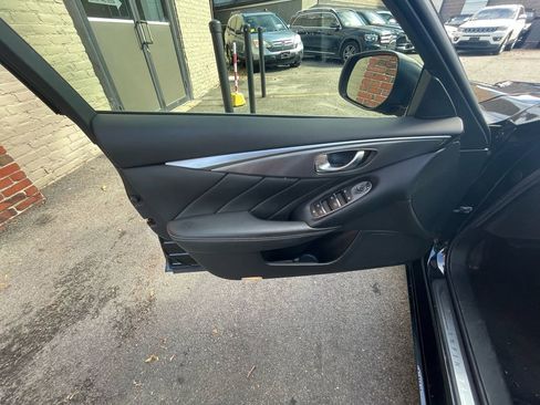 Used 2016 INFINITI Q50 Premium image 9